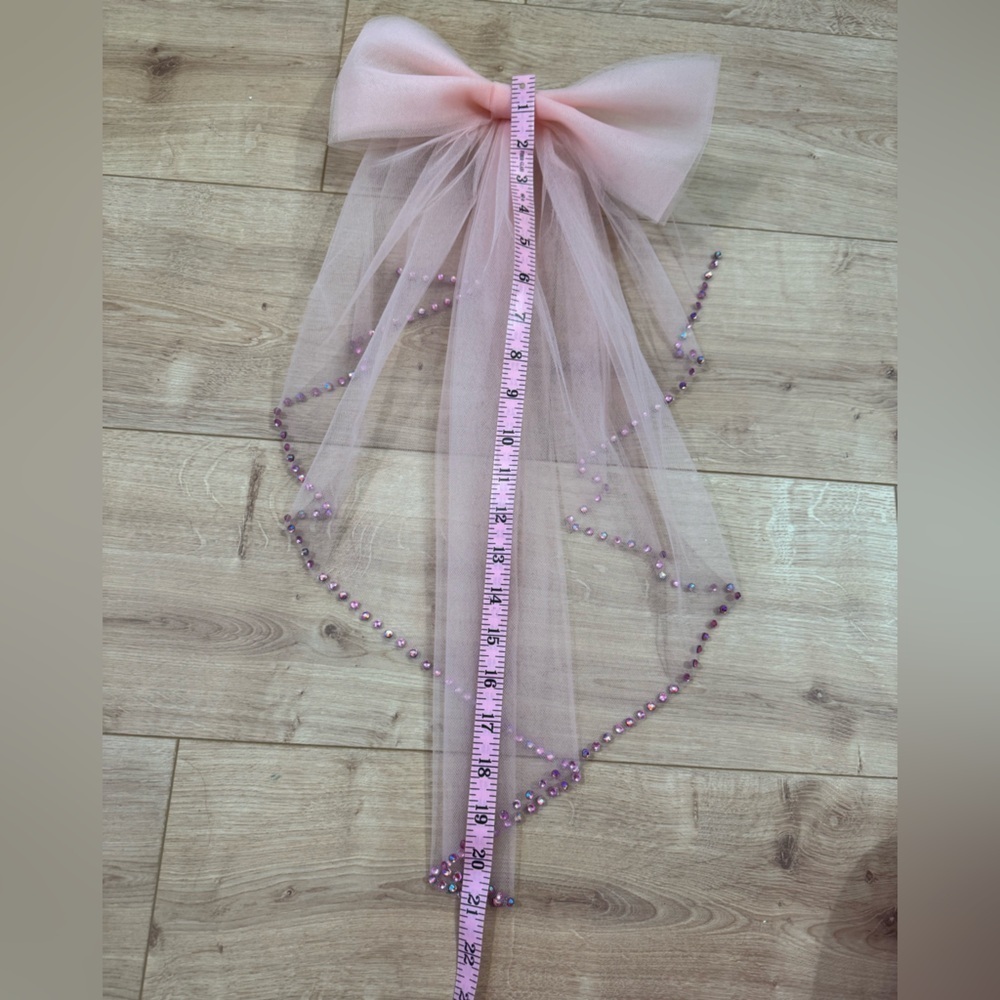 Peach Pink Bridal Veil with Bow and Rhinestones - Picture 5 of 6